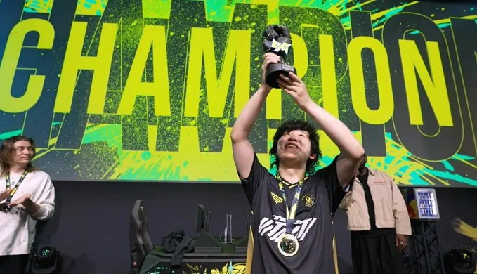 Lever de trophée — Ultimate Fighting Arena 2026 - Tokon