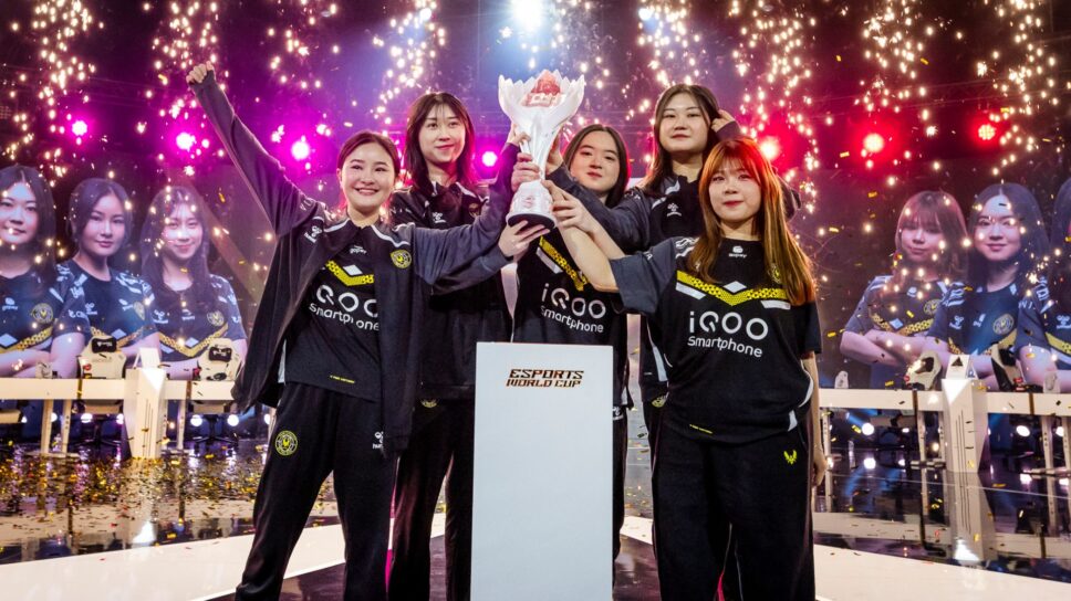 Lever de trophée — MLBB Women's Invitational 2025